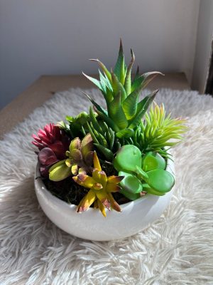 🌵✨ Arranjo Decorativo de Suculentas Artificiais em Vaso Branco ✨🌵