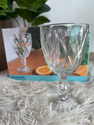 Taça de Vidro Lapidado Diamond — Elegância e Sofisticação