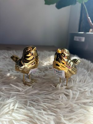 Pássaros Decorativos em Dourado – Elegância e Charme para sua Decoração