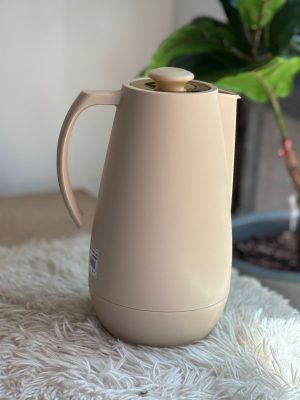 Garrafa Térmica Bege – Design Moderno e Minimalista